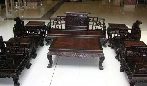 废墟发现十三根擎天柱,价值百万却联系不到失主