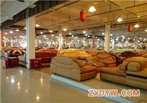 武汉家具城店老板卷款跑了 一家认栽一家拒赔